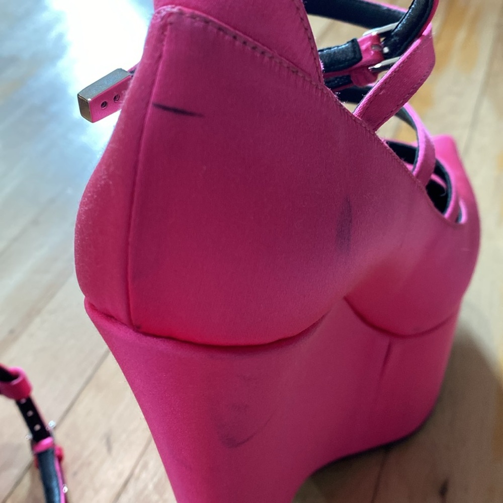 Versace Tempest Hot Pink Satin Platform Shoes - Picture 13 of 16